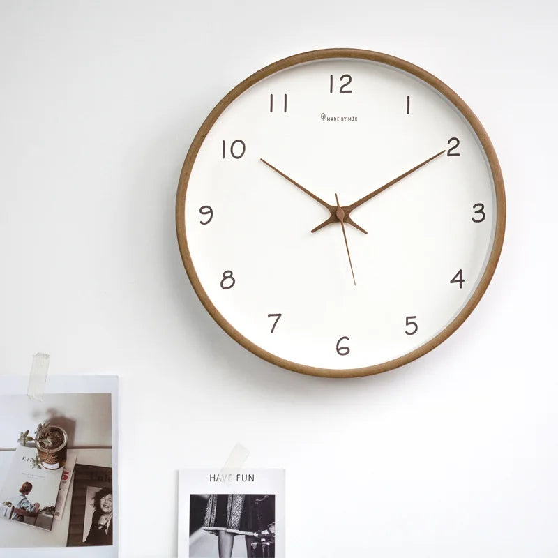 Horloge murale analogique silencieuse en bois massif