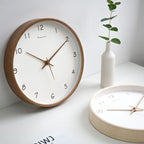Horloge murale analogique silencieuse en bois massif